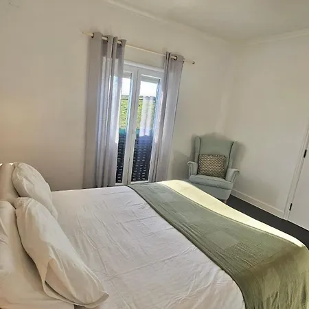 Yellow House Ericeira Σπίτι διακοπών *