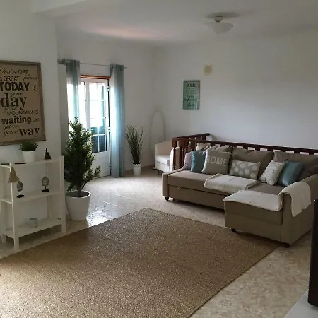 Yellow House Ericeira Ferienhaus