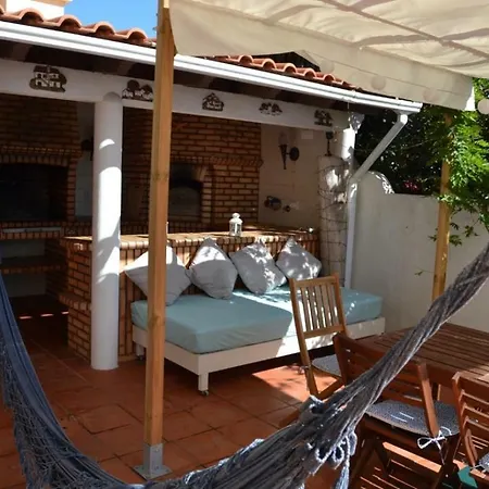 Yellow House Ericeira Ferienhaus *