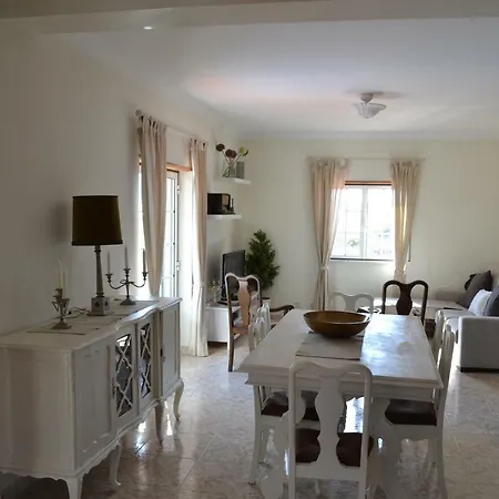 Ferienhaus Yellow House Ericeira