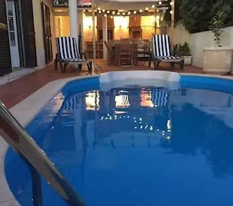 Yellow House Ericeira * Santo Isidoro