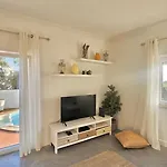 Yellow House Ericeira 別荘 *