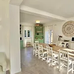 Yellow House Ericeira بيت للعطل