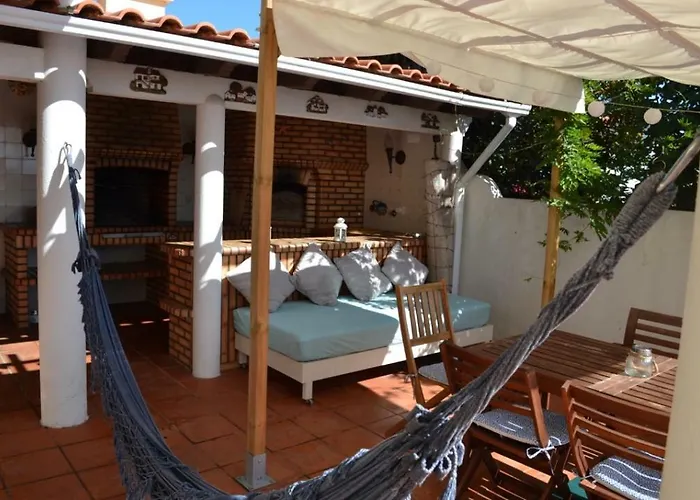 Yellow House Ericeira 펜션 *