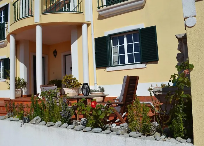 Yellow House Ericeira *